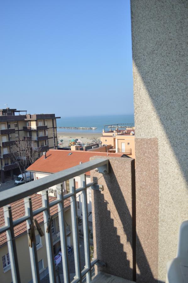 Hotel Orizzonti Rimini Exteriör bild